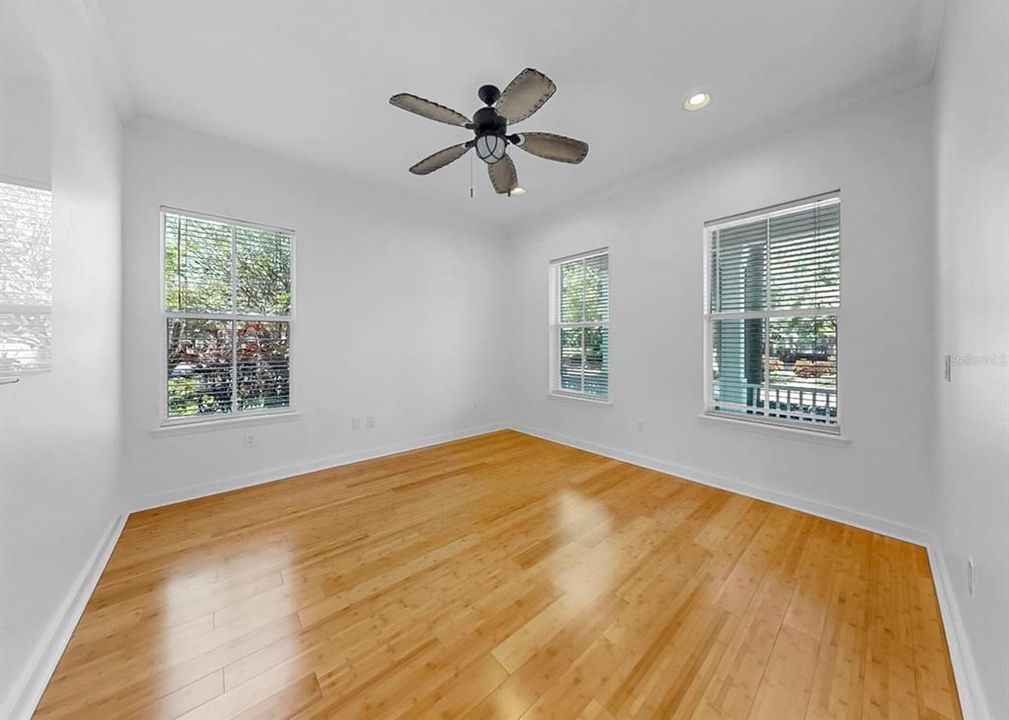 En Venta: $864,988 (4 camas, 3 baños, 3283 Pies cuadrados)