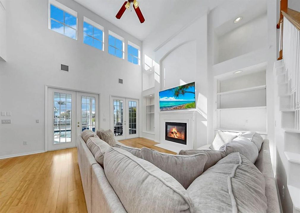 En Venta: $864,988 (4 camas, 3 baños, 3283 Pies cuadrados)
