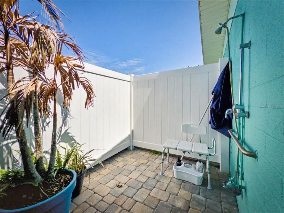 En Venta: $993,520 (3 camas, 2 baños, 1906 Pies cuadrados)