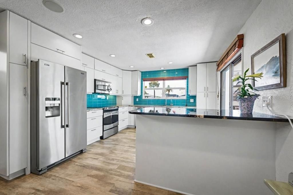 En Venta: $993,520 (3 camas, 2 baños, 1906 Pies cuadrados)