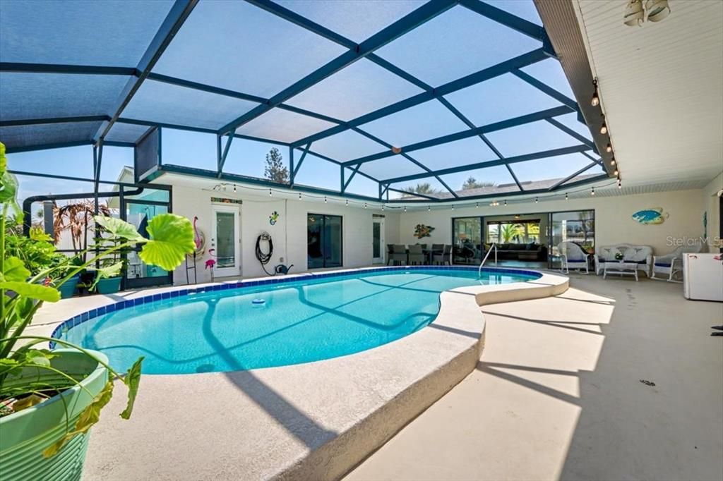 En Venta: $993,520 (3 camas, 2 baños, 1906 Pies cuadrados)