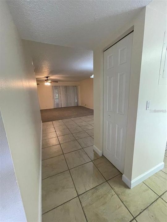 For Rent: $1,800 (3 beds, 2 baths, 1400 Square Feet)