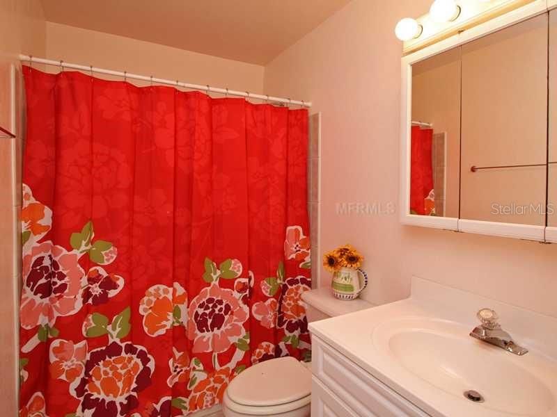For Rent: $1,800 (3 beds, 2 baths, 1400 Square Feet)