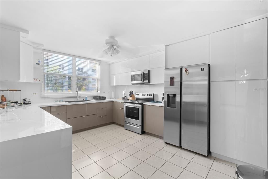 Activo con contrato: $295,000 (3 camas, 2 baños, 1865 Pies cuadrados)