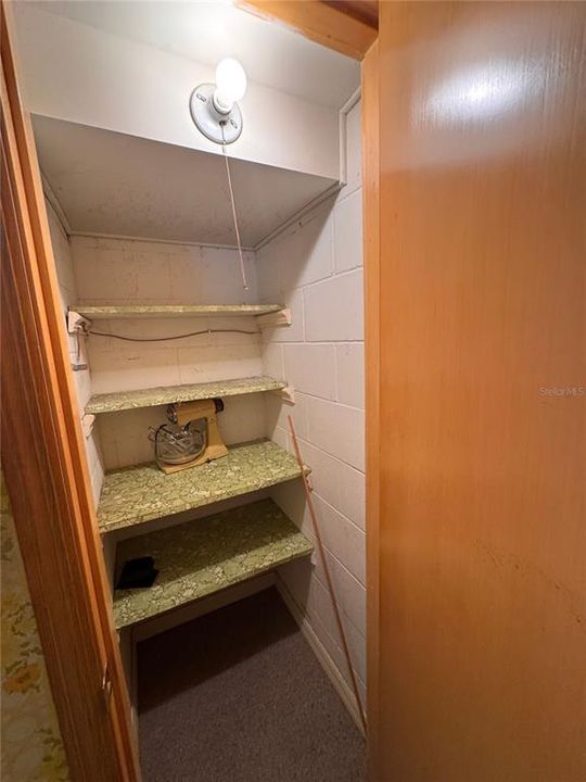 Под контрактом: $245,000 (2 спален, 2 ванн, 1479 Квадратных фут)