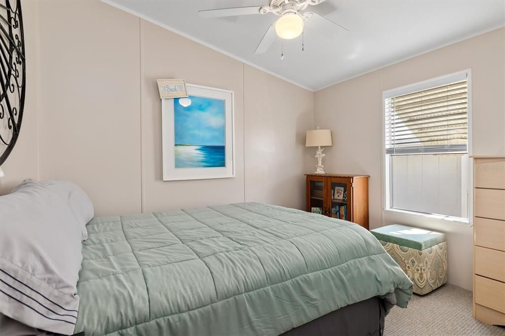 For Sale: $112,000 (2 beds, 2 baths, 805 Square Feet)