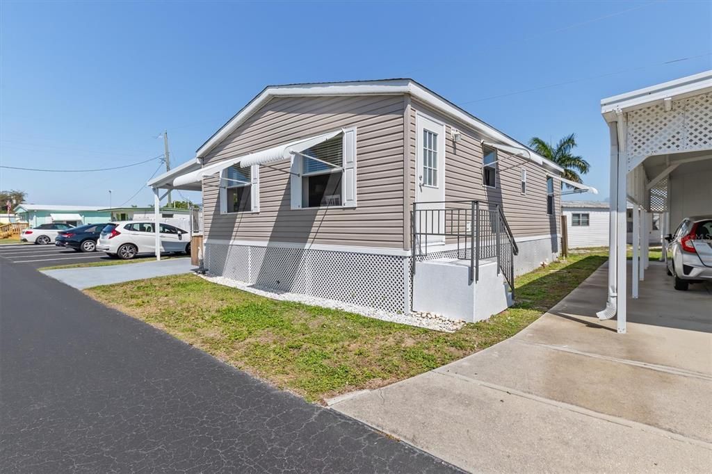 For Sale: $112,000 (2 beds, 2 baths, 805 Square Feet)