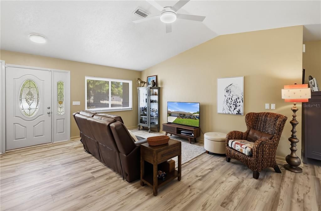 Active With Contract: $589,000 (3 beds, 2 baths, 1481 Square Feet)