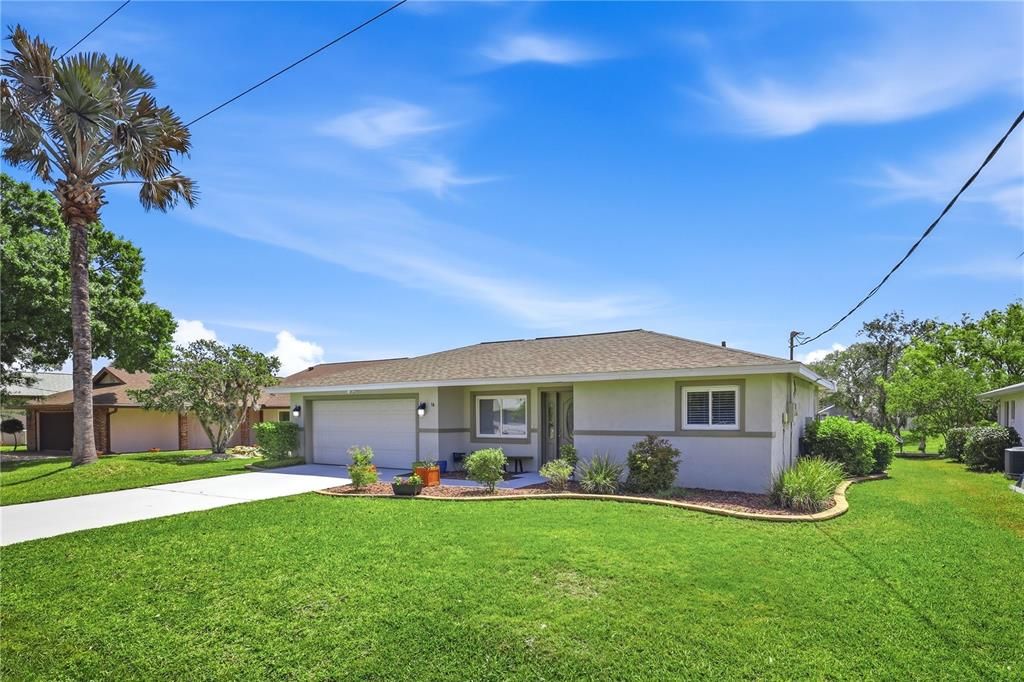 Active With Contract: $589,000 (3 beds, 2 baths, 1481 Square Feet)