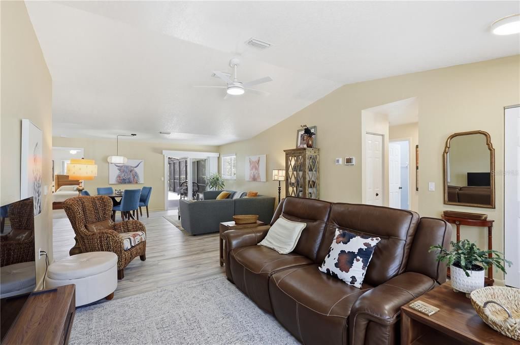 Active With Contract: $589,000 (3 beds, 2 baths, 1481 Square Feet)