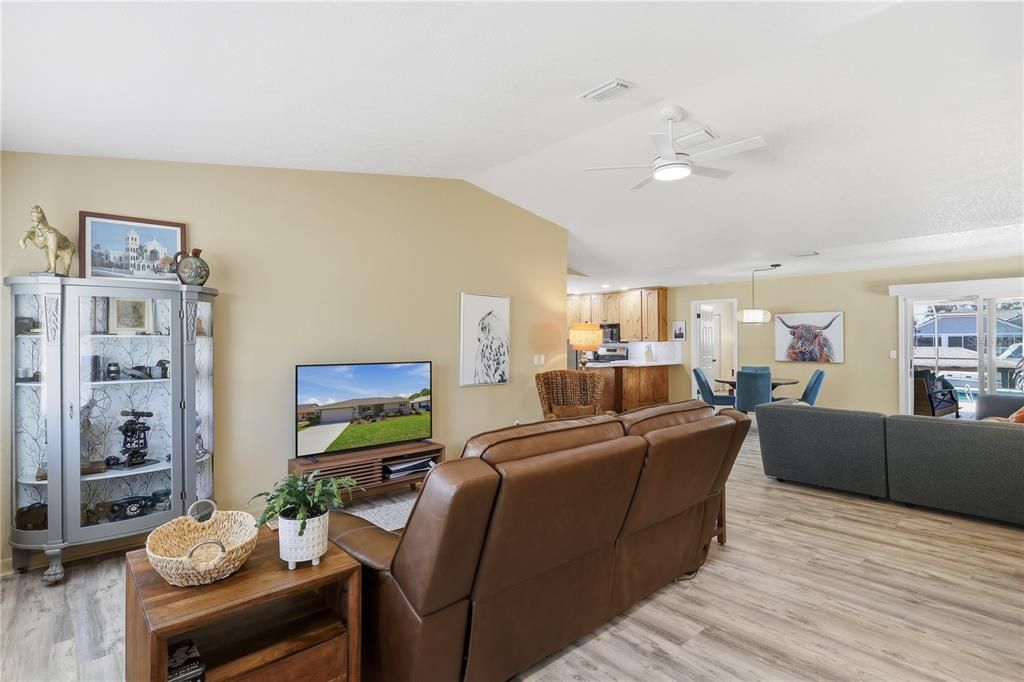 Active With Contract: $589,000 (3 beds, 2 baths, 1481 Square Feet)