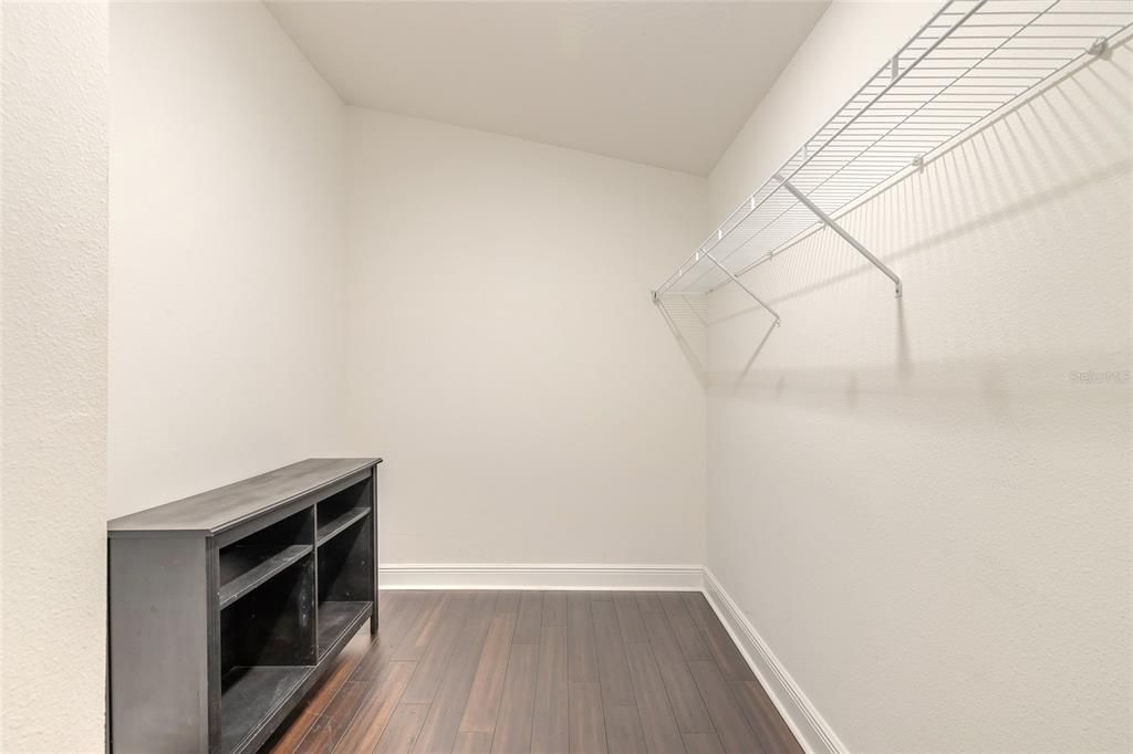 En Venta: $549,000 (3 camas, 2 baños, 2228 Pies cuadrados)