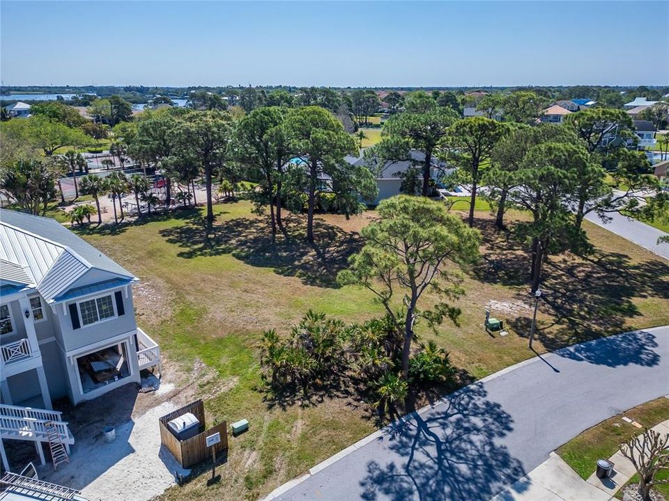 En Venta: $158,000 (0.36 acres)