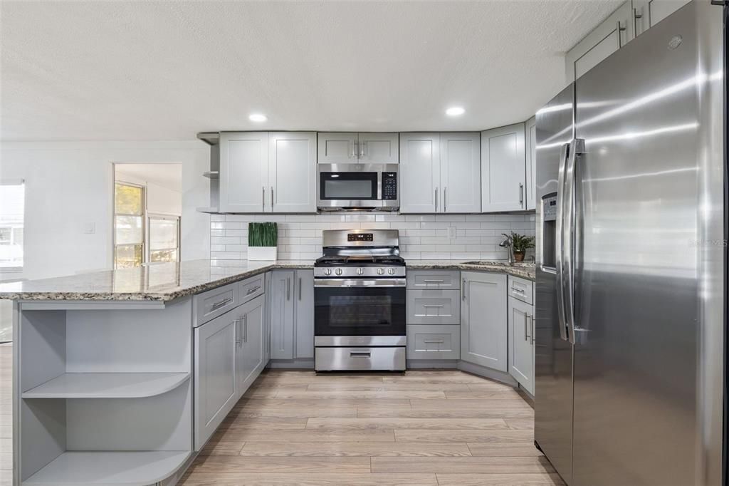 For Sale: $129,000 (2 beds, 2 baths, 1114 Square Feet)