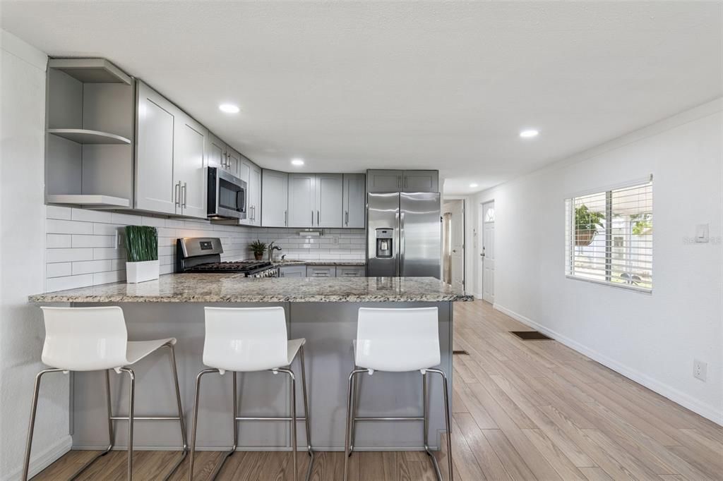 For Sale: $129,000 (2 beds, 2 baths, 1114 Square Feet)