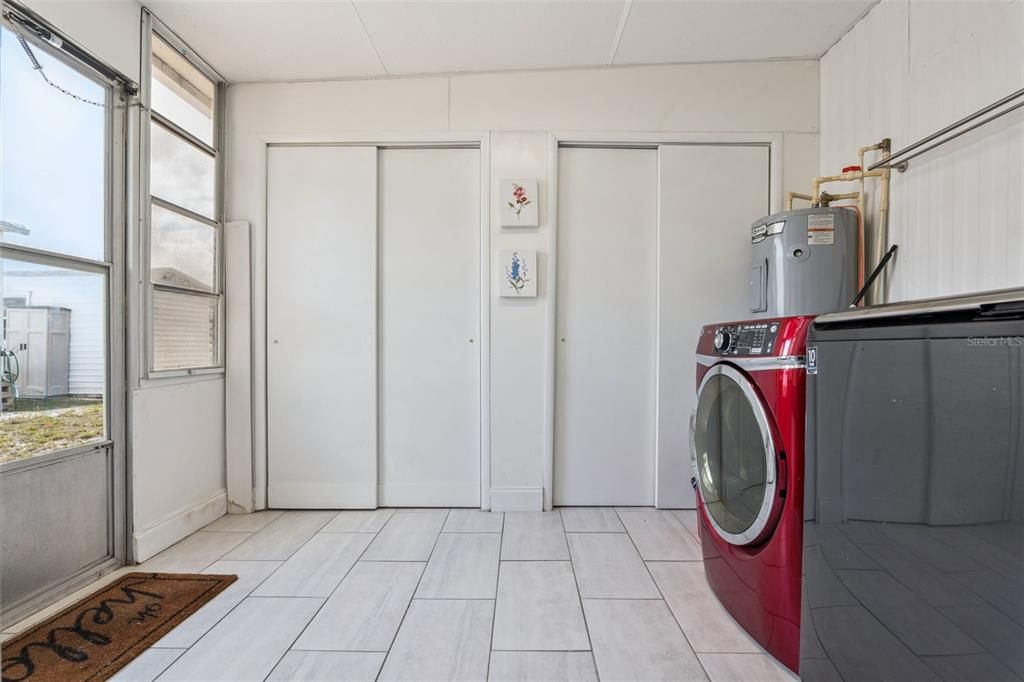 For Sale: $129,000 (2 beds, 2 baths, 1114 Square Feet)