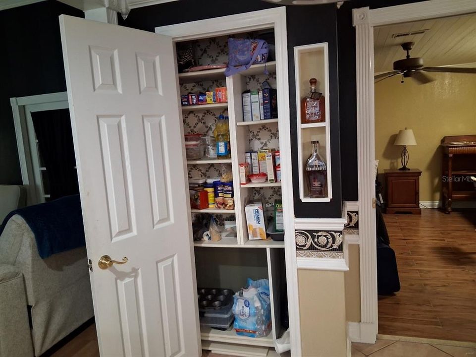 В аренду: $1,990 (3 спален, 2 ванн, 1684 Квадратных фут)