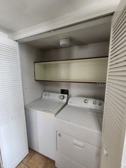 Activo con contrato: $1,700 (3 camas, 2 baños, 1375 Pies cuadrados)