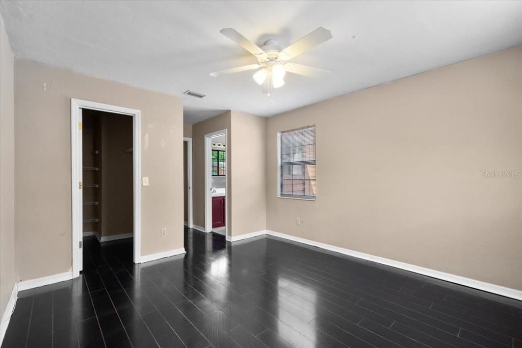 На продажу: $169,900 (3 спален, 3 ванн, 1370 Квадратных фут)