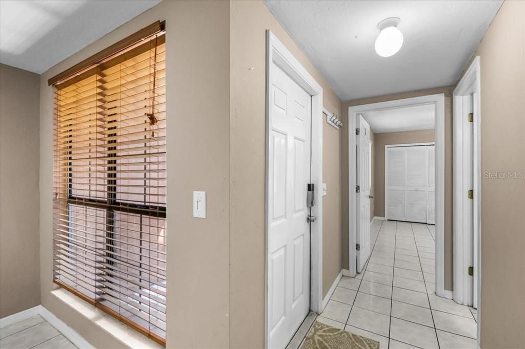 На продажу: $169,900 (3 спален, 3 ванн, 1370 Квадратных фут)