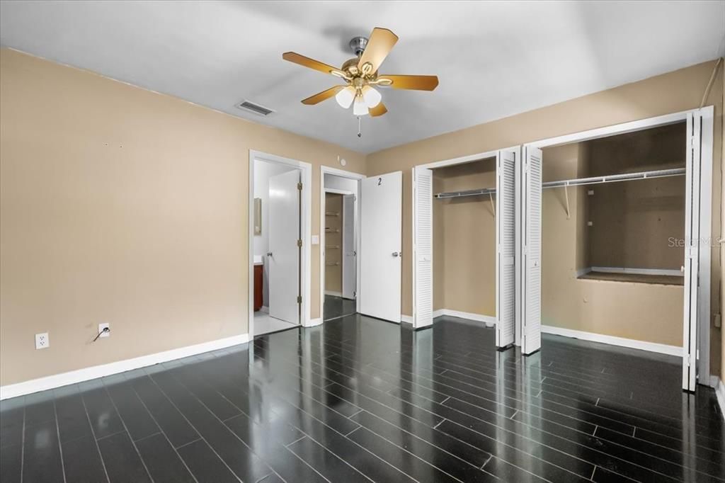 На продажу: $169,900 (3 спален, 3 ванн, 1370 Квадратных фут)