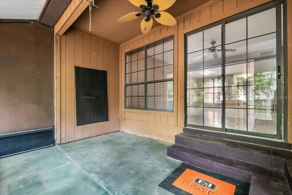 На продажу: $169,900 (3 спален, 3 ванн, 1370 Квадратных фут)