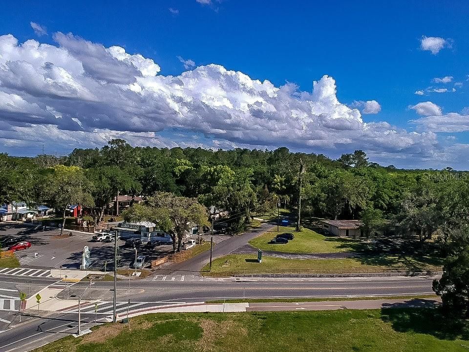 На продажу: $569,000 (2.37 acres)