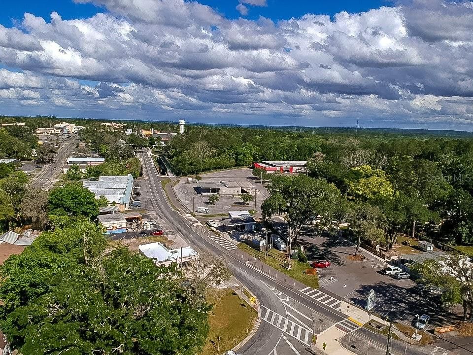 На продажу: $569,000 (2.37 acres)
