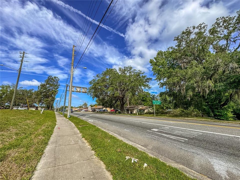 На продажу: $569,000 (2.37 acres)