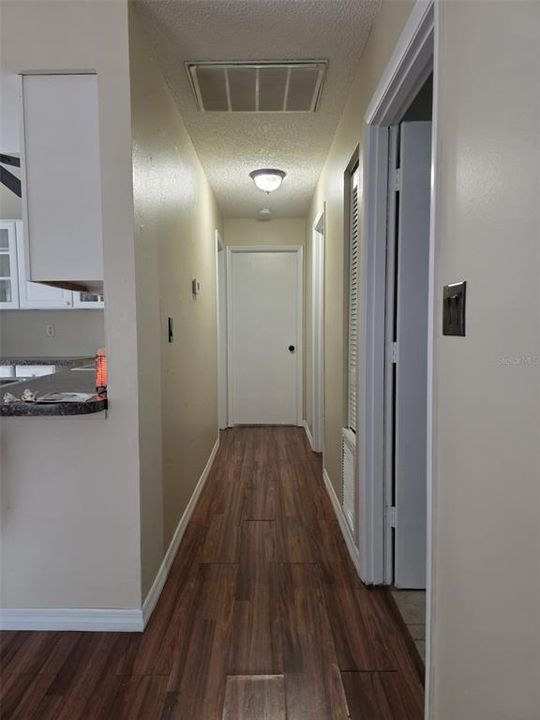 For Rent: $1,800 (2 beds, 1 baths, 1069 Square Feet)