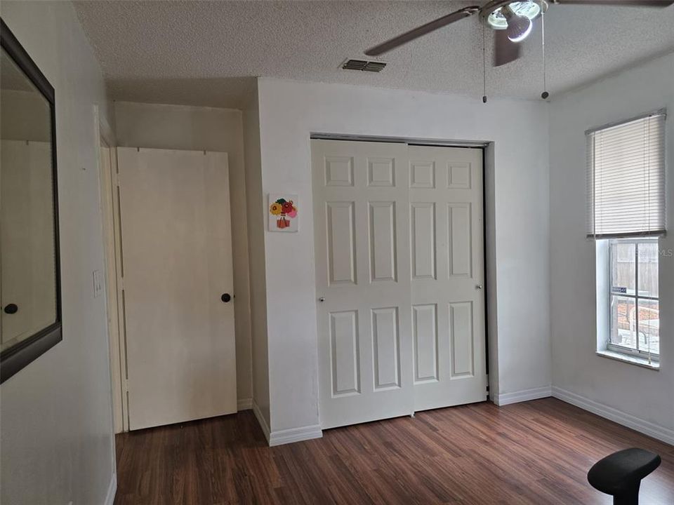 For Rent: $1,800 (2 beds, 1 baths, 1069 Square Feet)