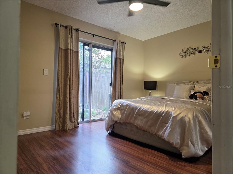 For Rent: $1,800 (2 beds, 1 baths, 1069 Square Feet)