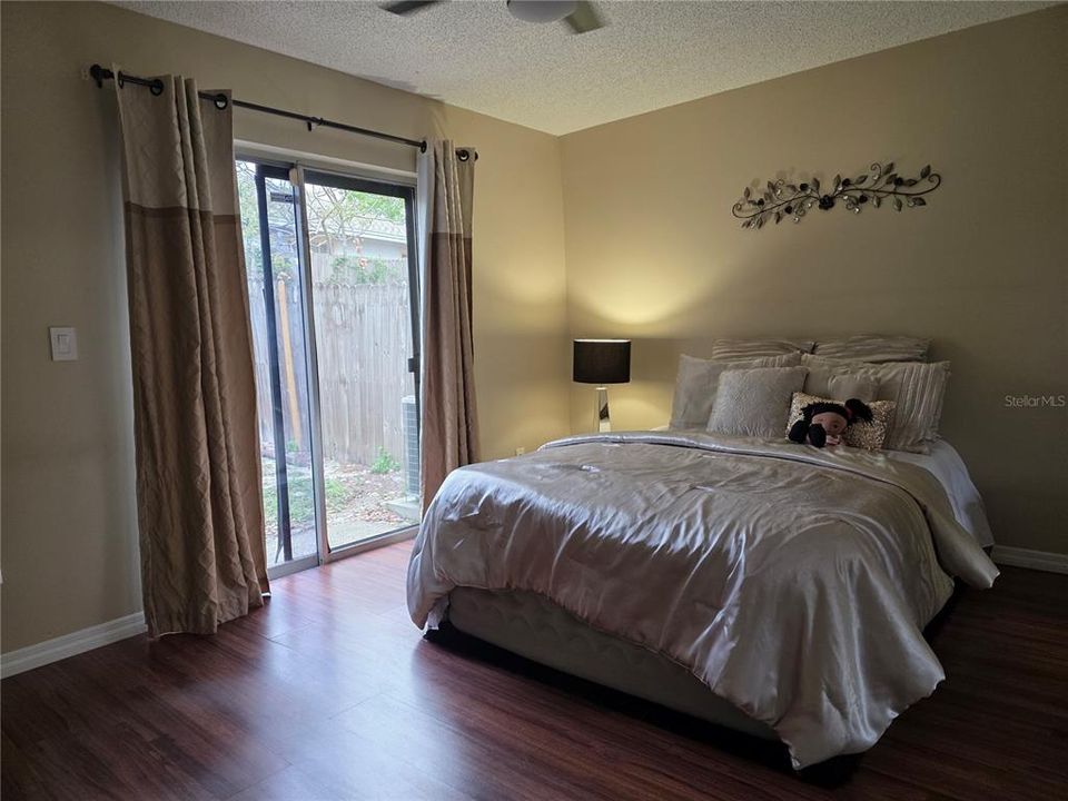 For Rent: $1,800 (2 beds, 1 baths, 1069 Square Feet)