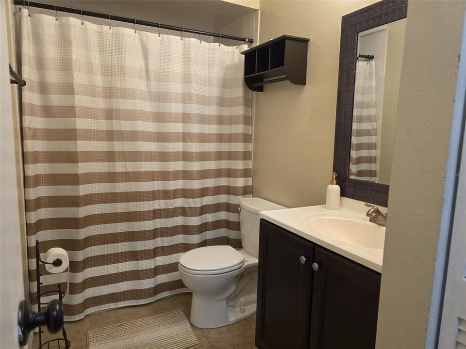 For Rent: $1,800 (2 beds, 1 baths, 1069 Square Feet)