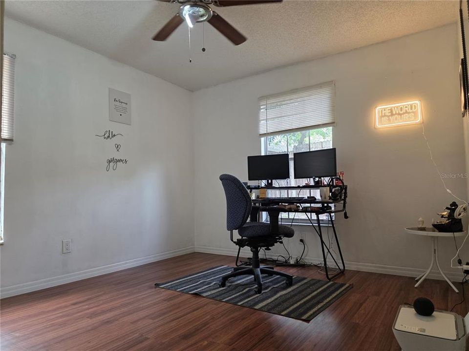 For Rent: $1,800 (2 beds, 1 baths, 1069 Square Feet)