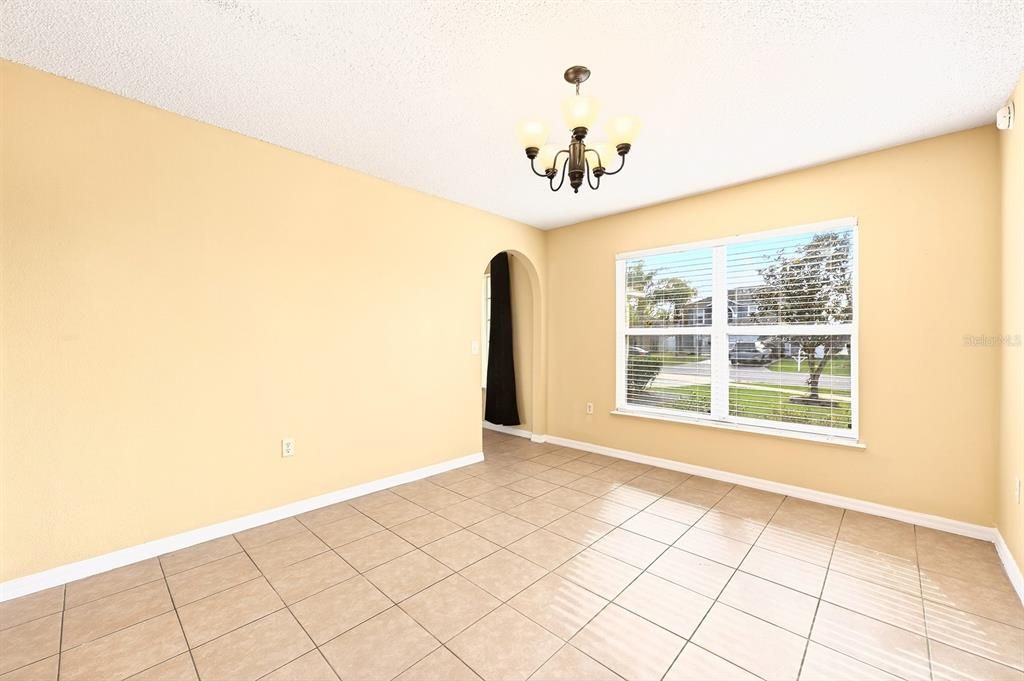 En Venta: $374,900 (4 camas, 2 baños, 2240 Pies cuadrados)