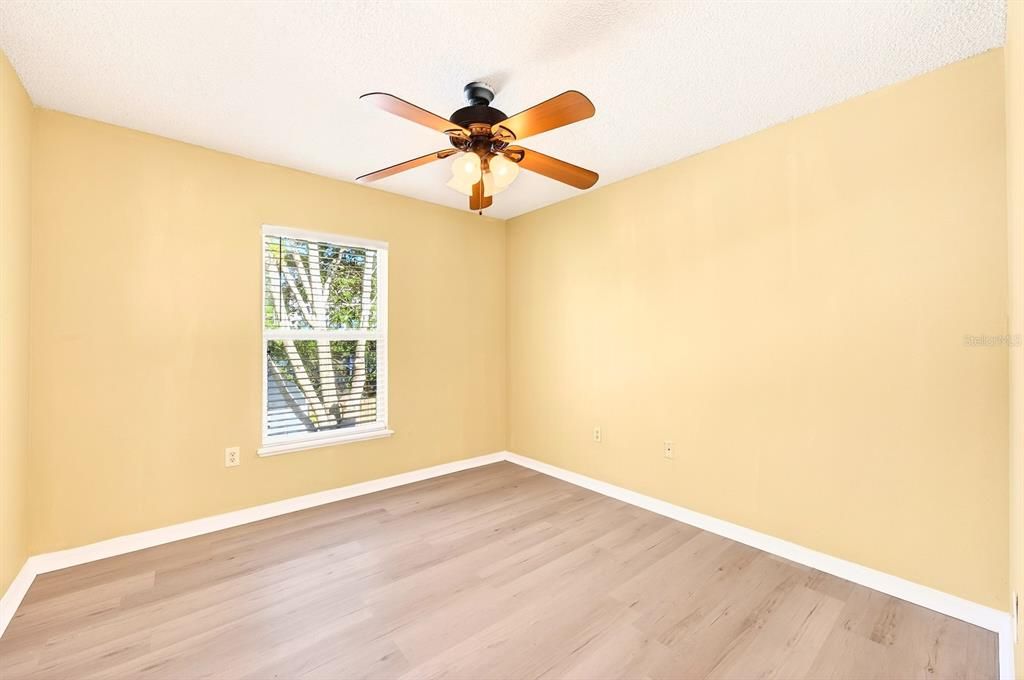 En Venta: $374,900 (4 camas, 2 baños, 2240 Pies cuadrados)