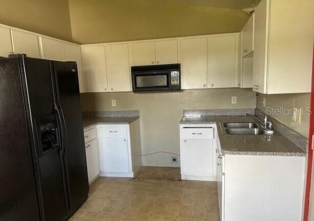 For Sale: $175,000 (3 beds, 2 baths, 1050 Square Feet)