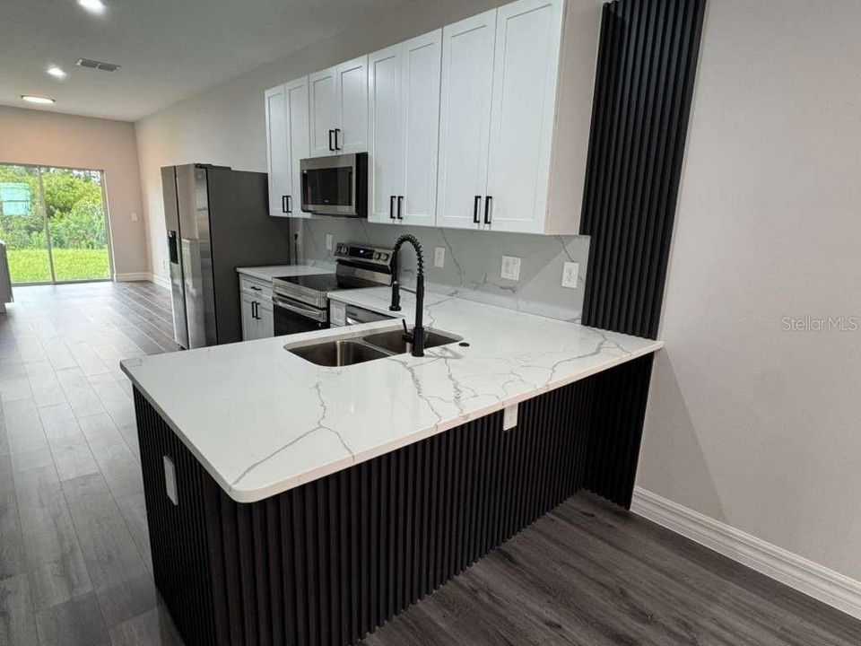 For Sale: $455,000 (6 beds, 0 baths, 2367 Square Feet)