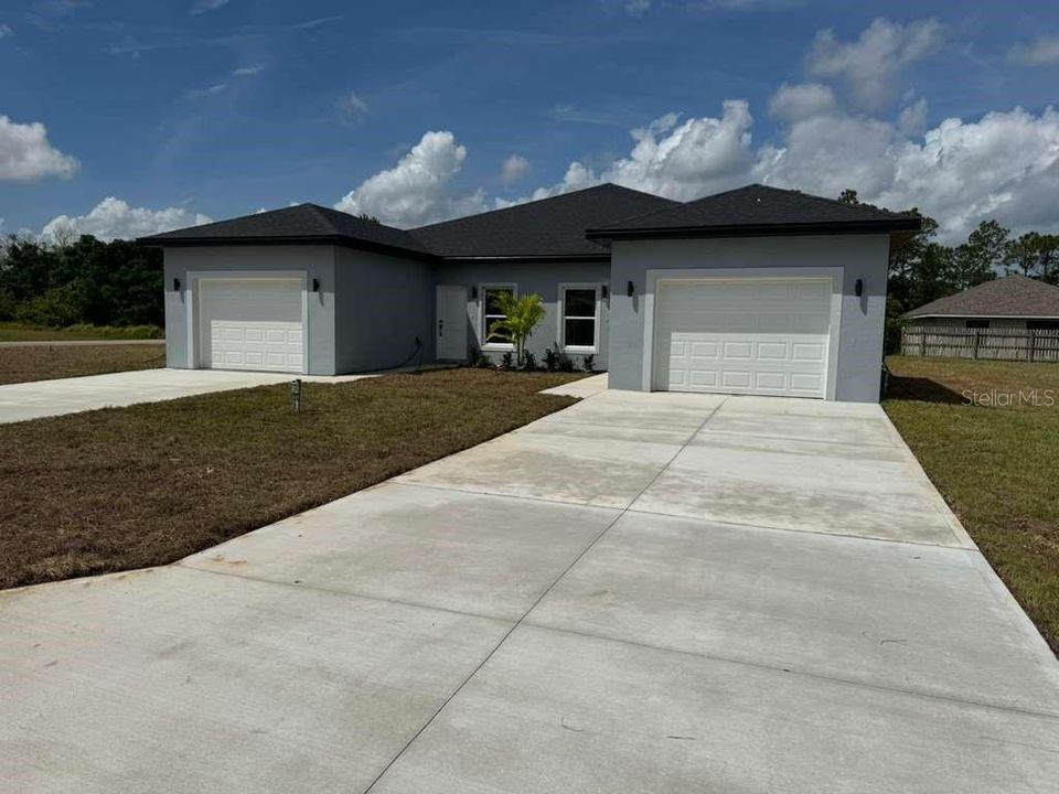 For Sale: $455,000 (6 beds, 0 baths, 2367 Square Feet)