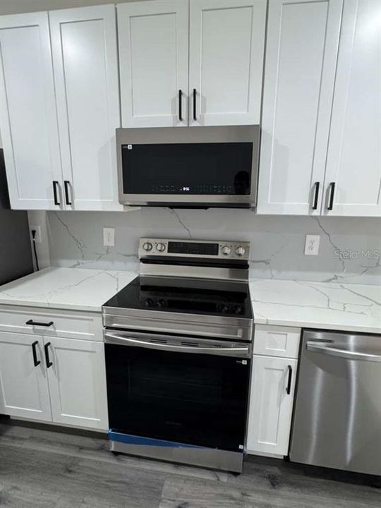 For Sale: $455,000 (6 beds, 0 baths, 2367 Square Feet)