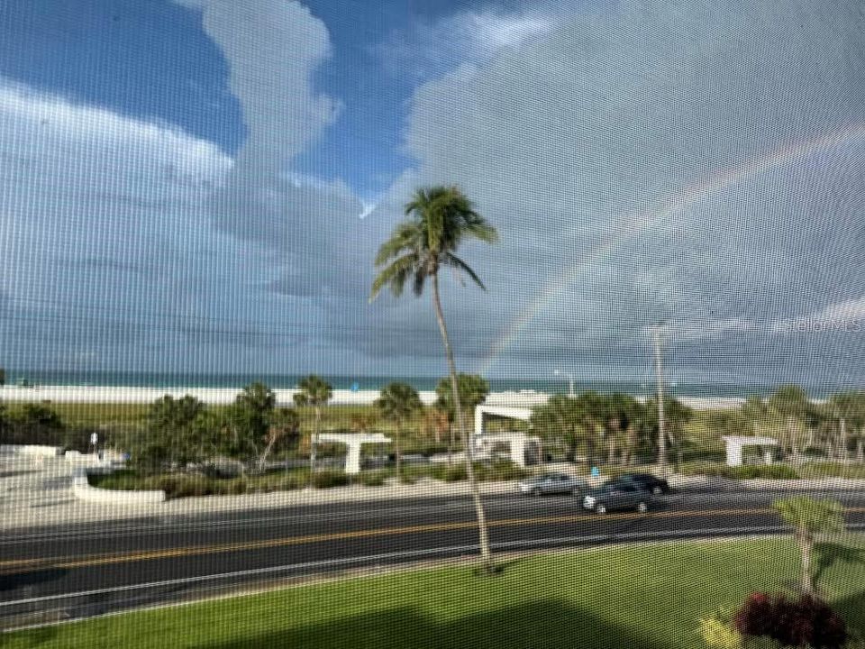 For Sale: $595,500 (1 beds, 1 baths, 816 Square Feet)