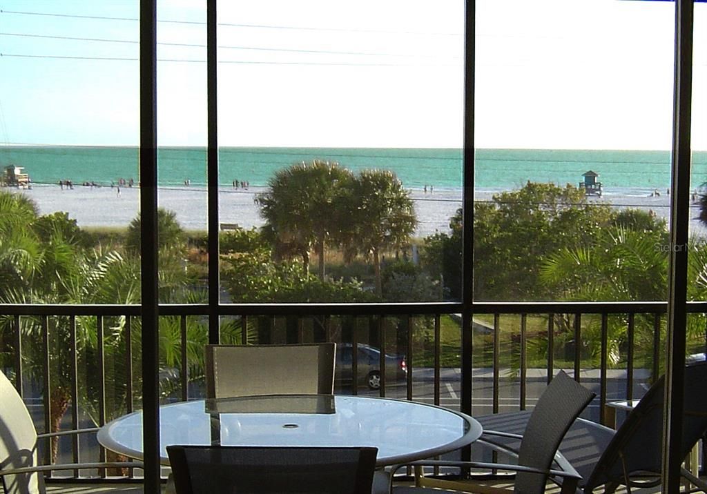 For Sale: $595,500 (1 beds, 1 baths, 816 Square Feet)