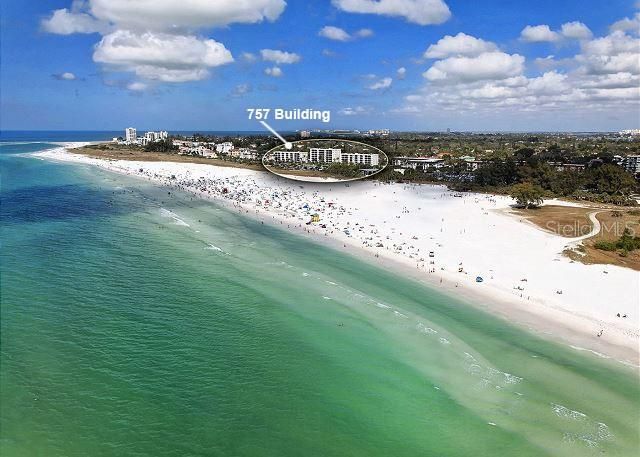 For Sale: $595,500 (1 beds, 1 baths, 816 Square Feet)