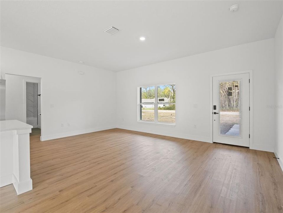 Active With Contract: $274,000 (3 beds, 2 baths, 1448 Square Feet)