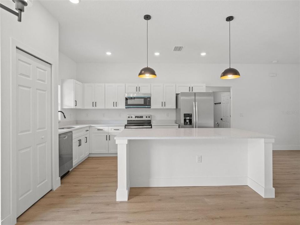 Active With Contract: $274,000 (3 beds, 2 baths, 1448 Square Feet)