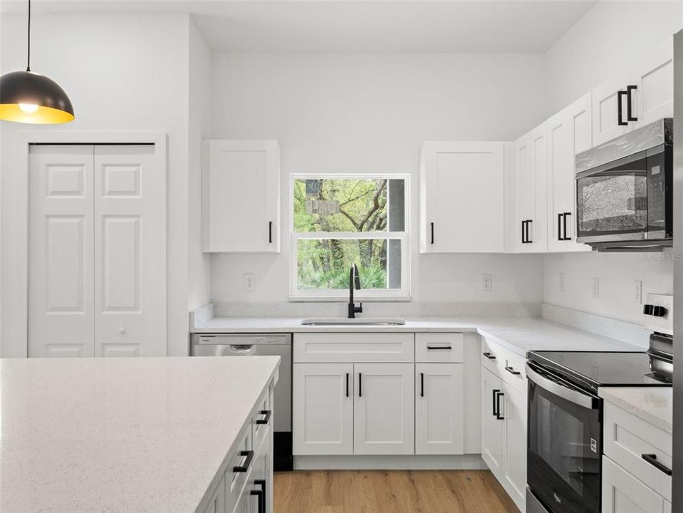 Active With Contract: $274,000 (3 beds, 2 baths, 1448 Square Feet)