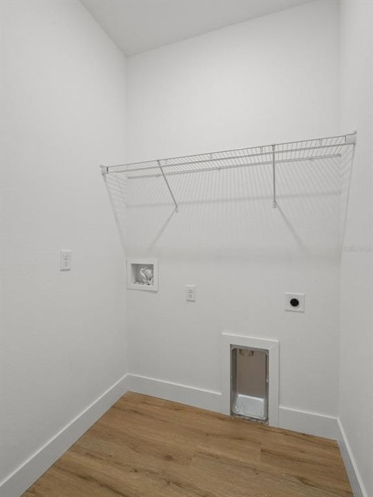 Active With Contract: $274,000 (3 beds, 2 baths, 1448 Square Feet)