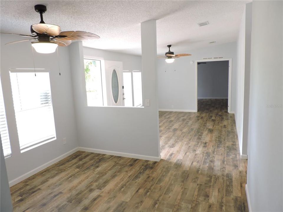 For Sale: $349,000 (3 beds, 2 baths, 1716 Square Feet)