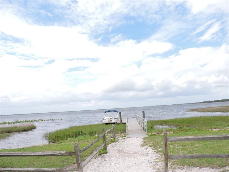 For Sale: $349,000 (3 beds, 2 baths, 1716 Square Feet)